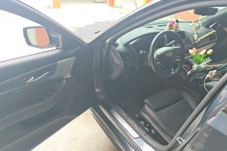 Used Cadillac CT5 2021 28T Platinum Sport Model Driver Seat