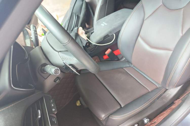 Used Cadillac CT5 2021 28T Platinum Sport Model Left Front Seat