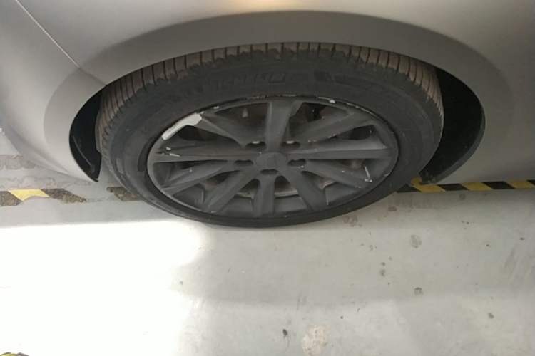 Used Cadillac CT5 2021 28T Fashion Edition Left Front Wheel Hub