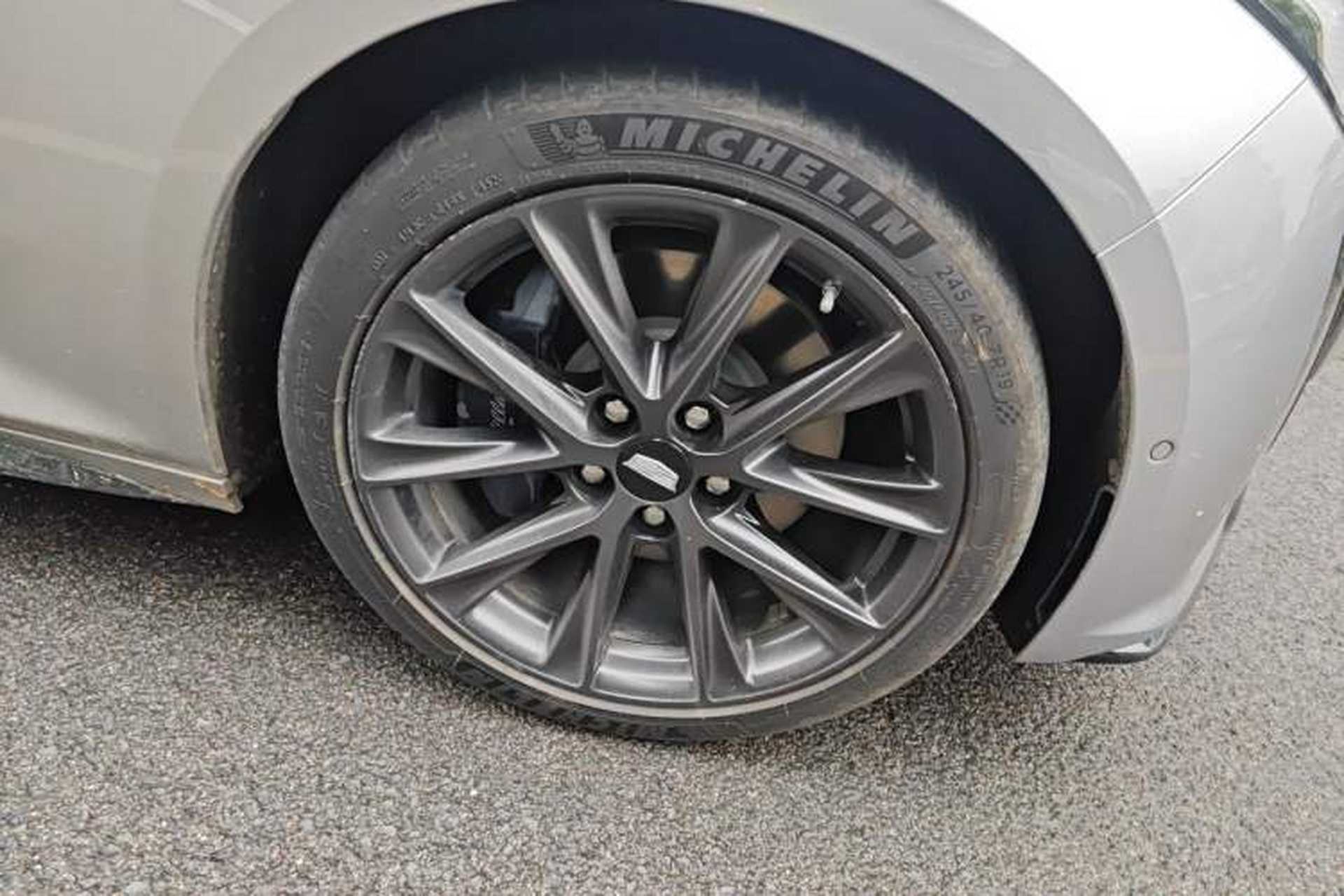 Used Cadillac CT5 2021 28T Platinum Sport Model Right Front Wheel Hub