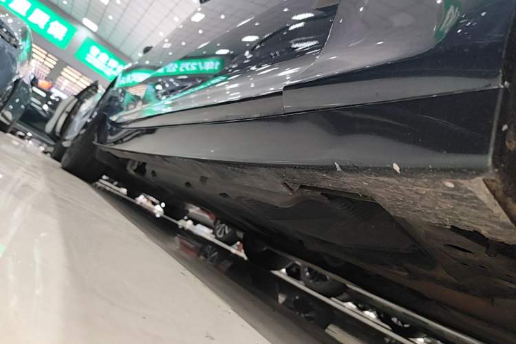 Used Cadillac CT5 2021 28T Prestige Edition Right Side Sill