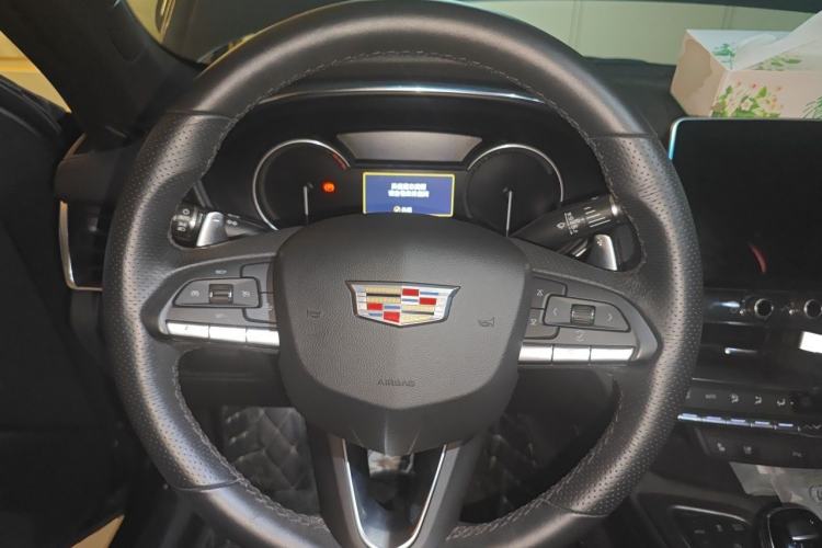 Used Cadillac CT5 2021 28T Advanced Sport Model Steering Wheel