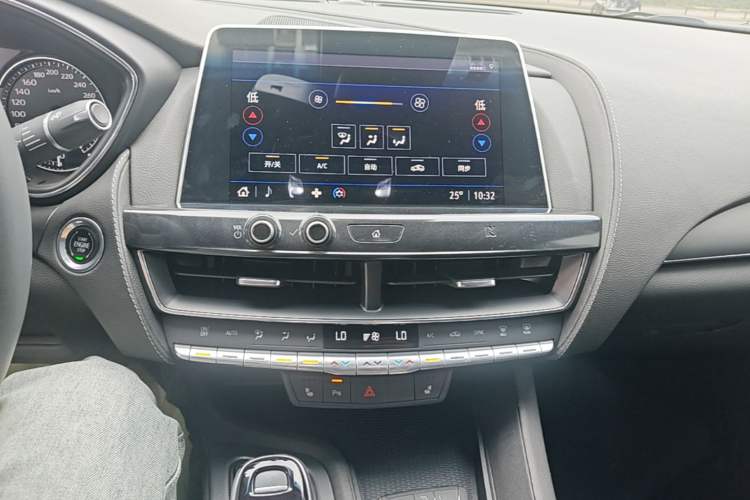Used Cadillac CT5 2021 Revised 28T Luxury Version Audio And AC Panel