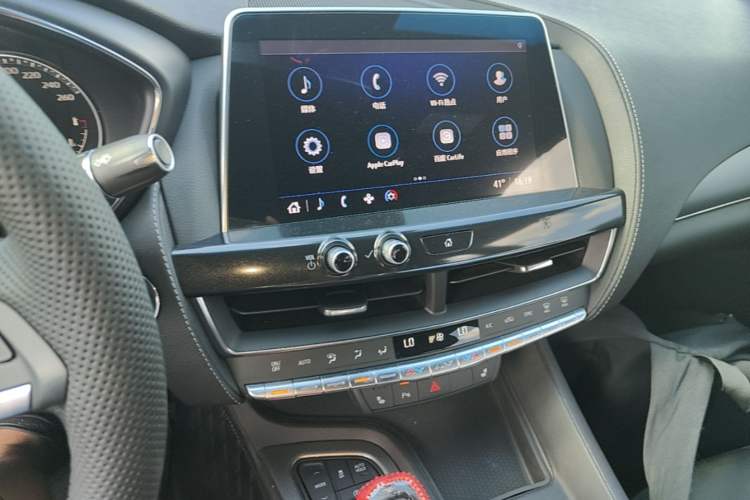 Used Cadillac CT5 2021 28T Luxury Model Audio And AC Panel