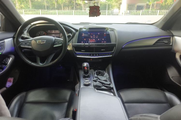 Used Cadillac CT5 2021 28T Luxury Model Center Console