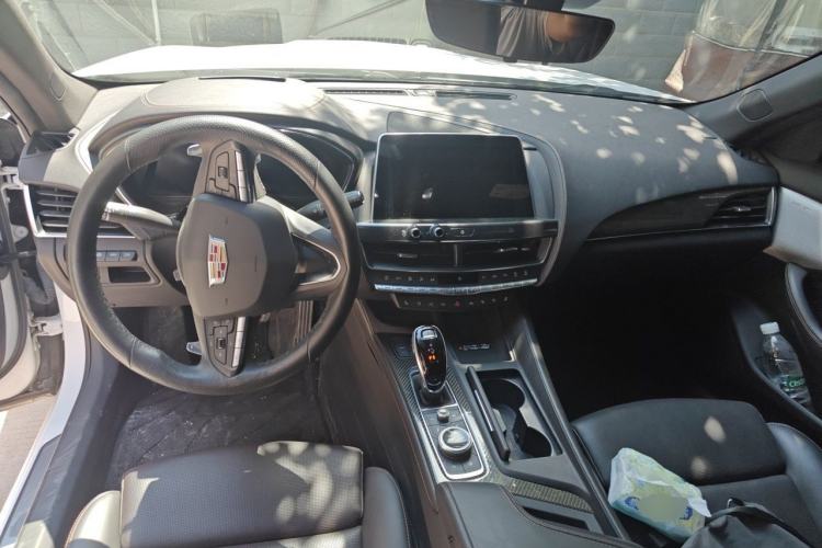 Used Cadillac CT5 2021 28T Platinum Edition Center Console
