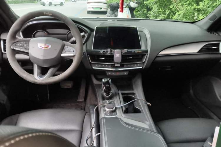 Used Cadillac CT5 2021 Revised 28T Luxury Version Center Console