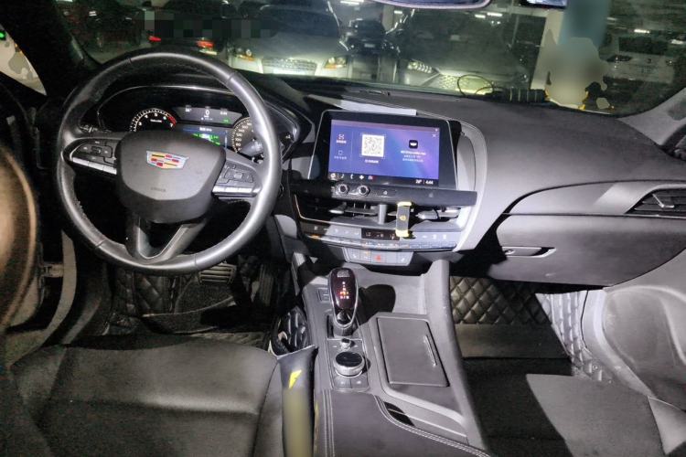 Used Cadillac CT5 2021 28T Luxury Model Center Console