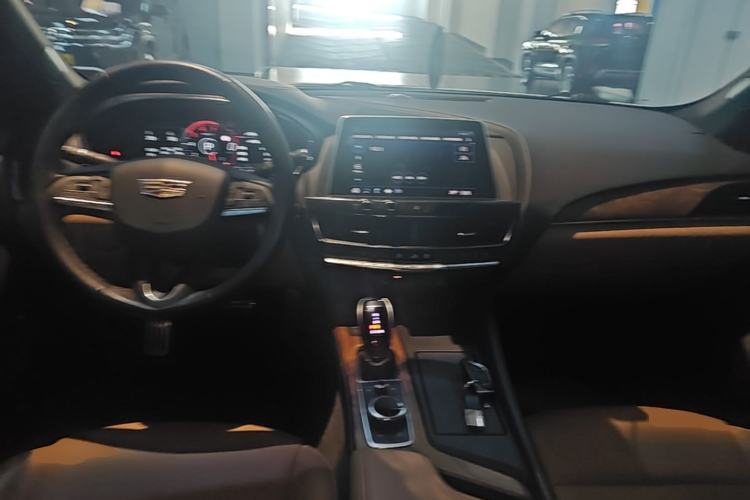 Used Cadillac CT5 2021 28T Prestige Edition Center Console
