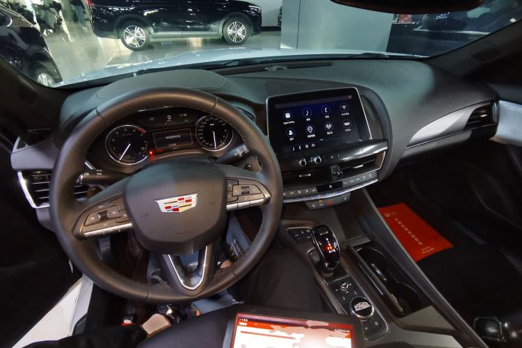 Used Cadillac CT5 2021 28T Luxury Model Center Console