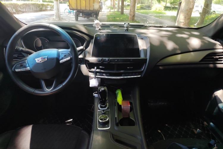 Used Cadillac CT5 2021 28T Tech Edition Center Console