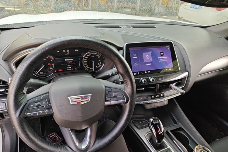 Used Cadillac CT5 2021 28T Luxury Model Center Console