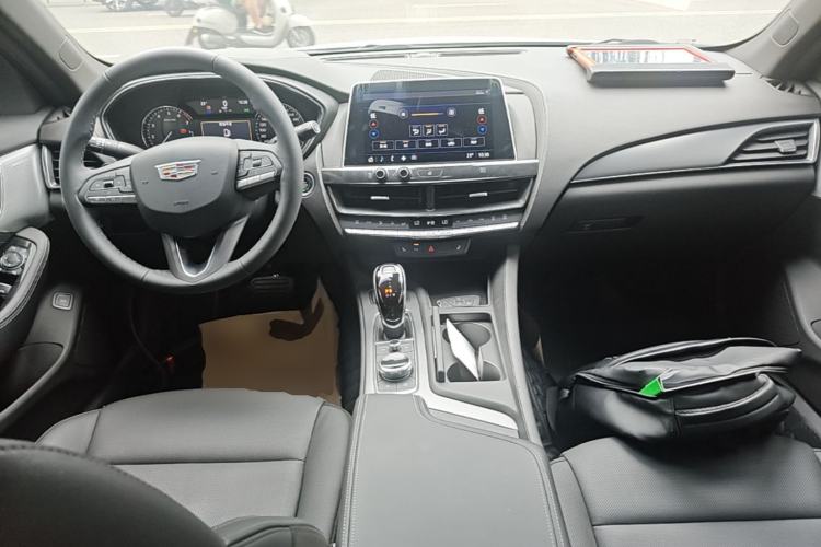 Used Cadillac CT5 2021 Revised 28T Luxury Version Center Console