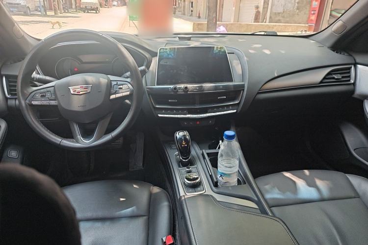 Used Cadillac CT5 2021 28T Luxury Model Center Console