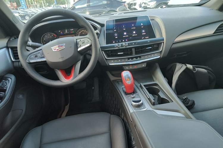 Used Cadillac CT5 2021 28T Luxury Model Center Console