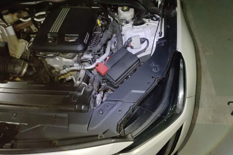 Used Cadillac CT5 2021 28T Luxury Model Engine Bay Left
