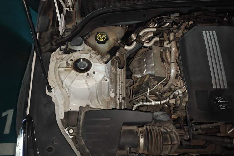 Used Cadillac CT5 2021 28T Advanced Sport Model Engine Bay Right