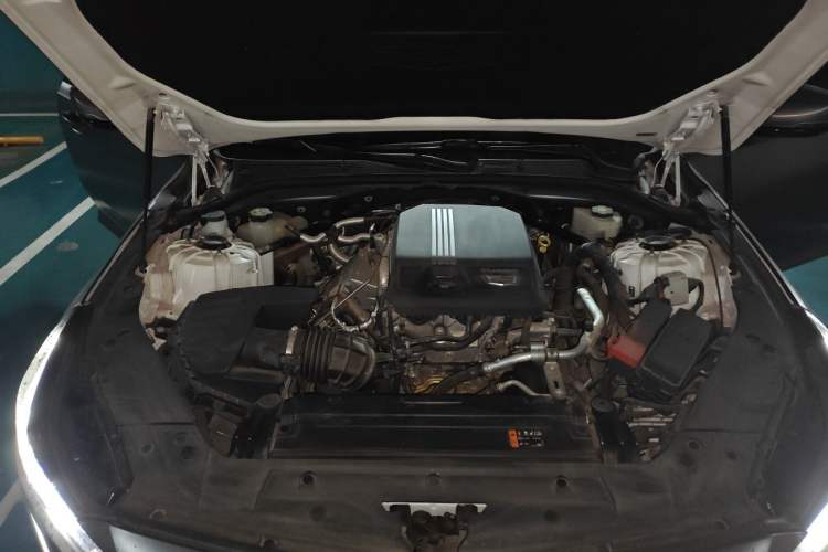 Used Cadillac CT5 2021 28T Advanced Sport Model Engine Bay