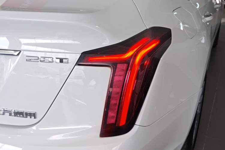 Used Cadillac CT5 2021 Revised 28T Luxury Version Exterior 3