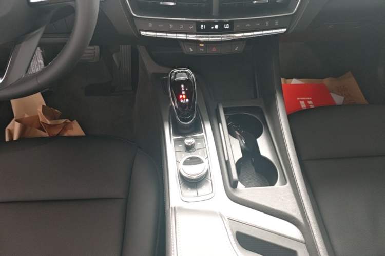Used Cadillac CT5 2021 Revised 28T Luxury Version Gear Lever