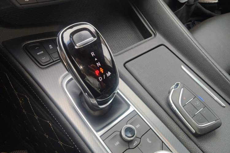 Used Cadillac CT5 2021 28T Advanced Sport Model Gear Lever