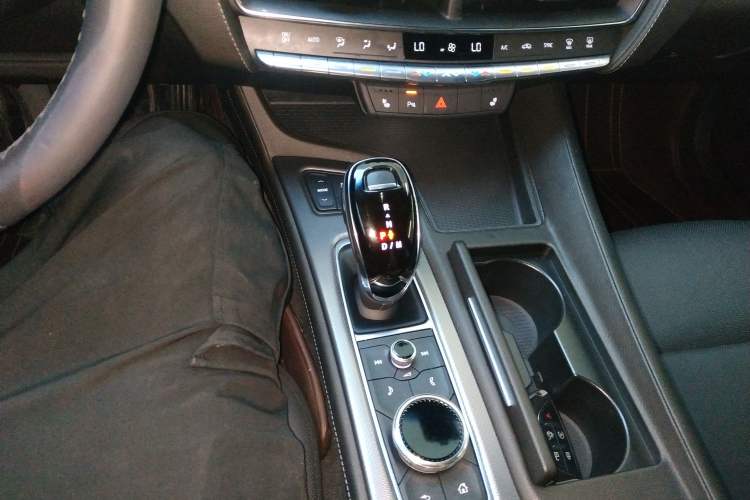 Used Cadillac CT5 2021 Revised 28T Luxury Version Gear Lever