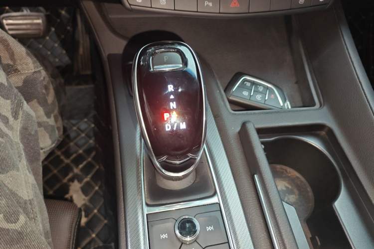 Used Cadillac CT5 2021 28T Advanced Sport Model Gear Lever