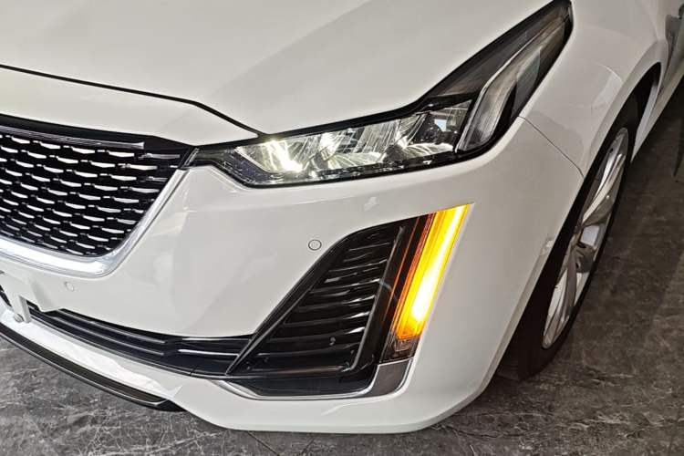 Used Cadillac CT5 2021 Revised 28T Luxury Version Left Front Headlight