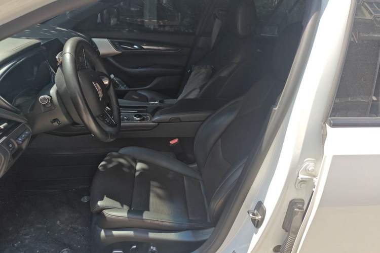 Used Cadillac CT5 2021 28T Platinum Edition Left Front Seat