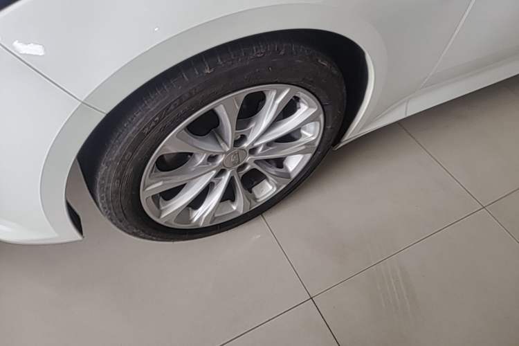 Used Cadillac CT5 2021 Revised 28T Luxury Version Left Front Wheel Hub