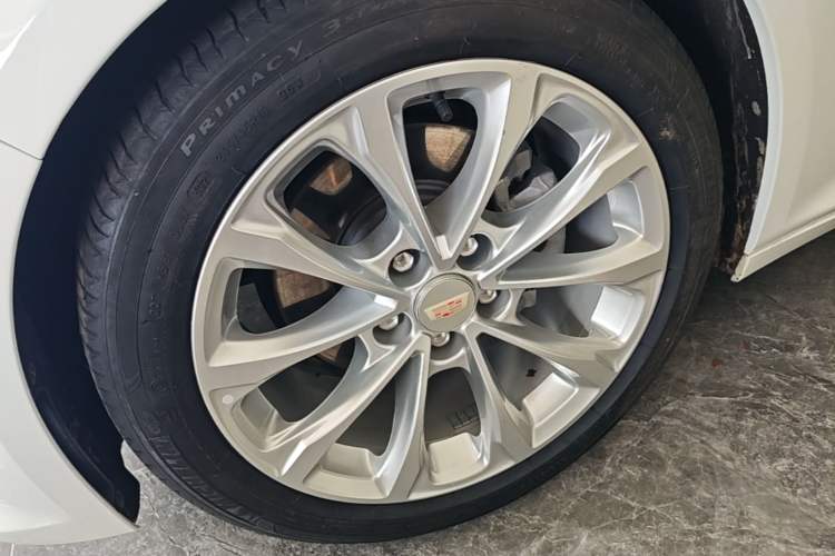 Used Cadillac CT5 2021 Revised 28T Luxury Version Left Front Wheel Hub
