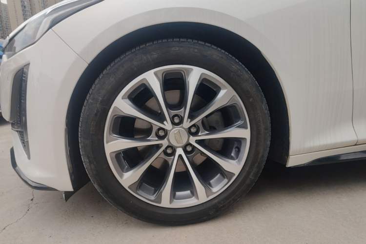 Used Cadillac CT5 2021 28T Advanced Sport Model Left Front Wheel Hub