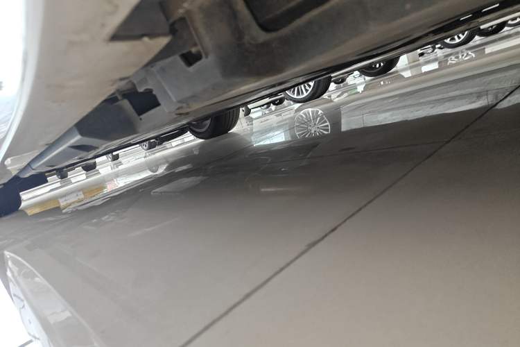Used Cadillac CT5 2021 28T Tech Edition Left Side Sill