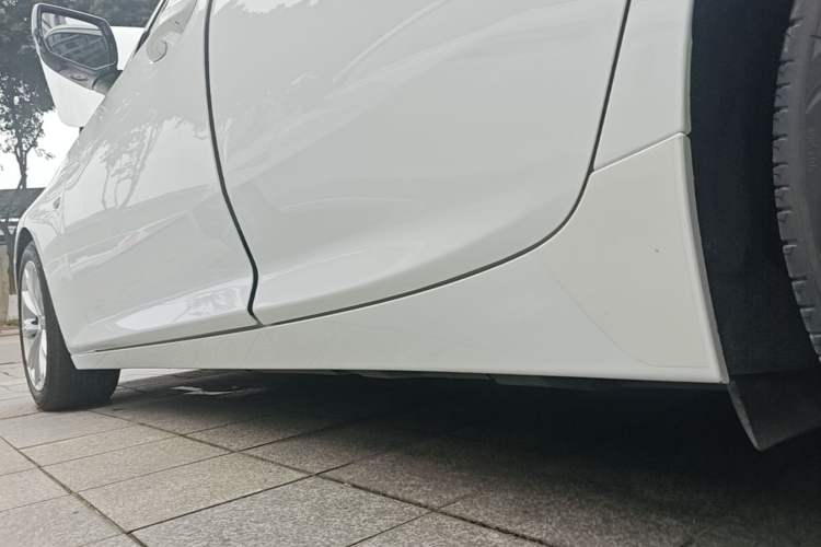 Used Cadillac CT5 2021 Revised 28T Luxury Version Left Side Sill