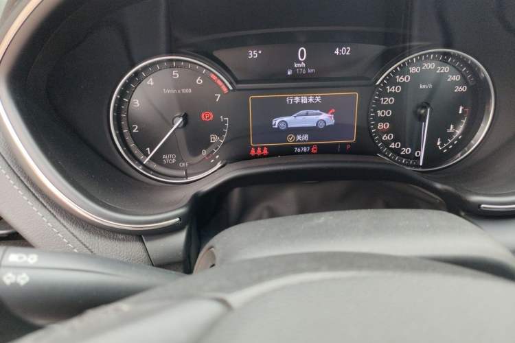 Used Cadillac CT5 2021 28T Luxury Model Odometer Close Up