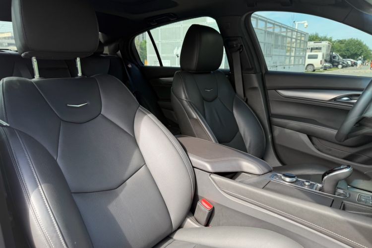 Used Cadillac CT5 2021 Revised 28T Luxury Version Right Front Seat