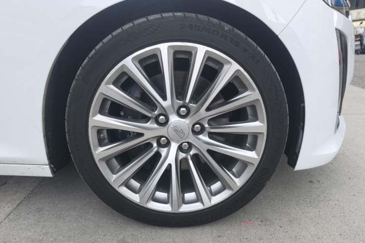Used Cadillac CT5 2021 28T Prestige Edition Right Front Wheel Hub