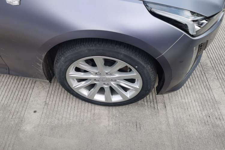 Used Cadillac CT5 2021 28T Fashion Edition Right Front Wheel Hub