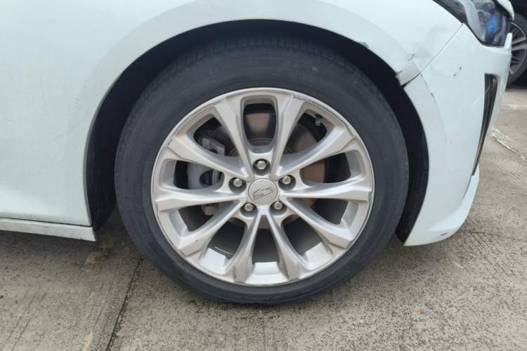 Used Cadillac CT5 2021 28T Luxury Model Right Front Wheel Hub