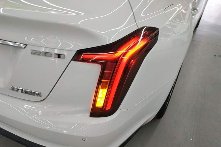 Used Cadillac CT5 2021 Revised 28T Luxury Version Right Rear Taillight
