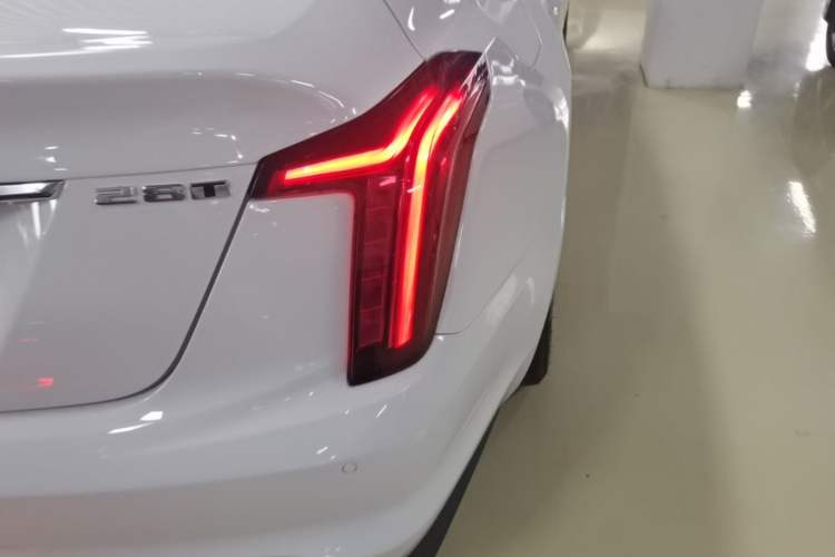 Used Cadillac CT5 2021 28T Luxury Model Right Rear Taillight
