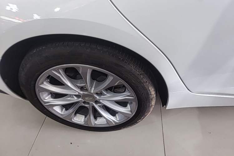 Used Cadillac CT5 2021 Revised 28T Luxury Version Right Rear Wheel Hub