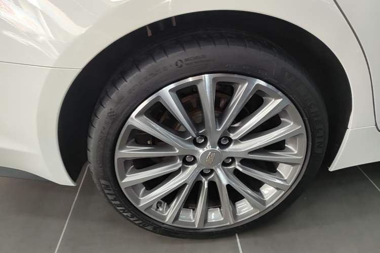 Used Cadillac CT5 2021 28T Prestige Edition Right Rear Wheel Hub