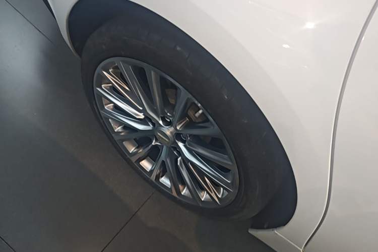 Used Cadillac CT5 2021 28T Prestige Edition Right Rear Wheel Hub
