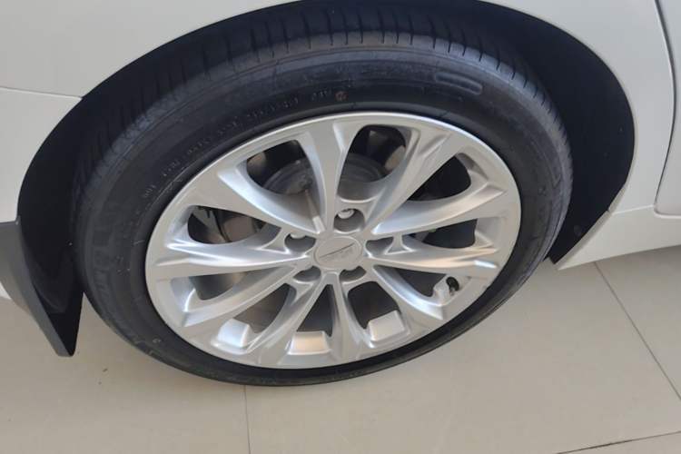 Used Cadillac CT5 2021 28T Luxury Model Right Rear Wheel Hub