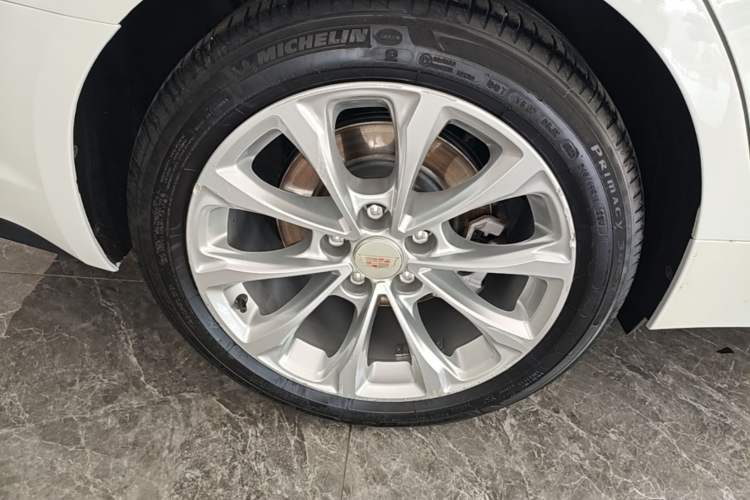 Used Cadillac CT5 2021 Revised 28T Luxury Version Right Rear Wheel Hub