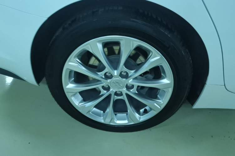 Used Cadillac CT5 2021 28T Luxury Model Right Rear Wheel Hub