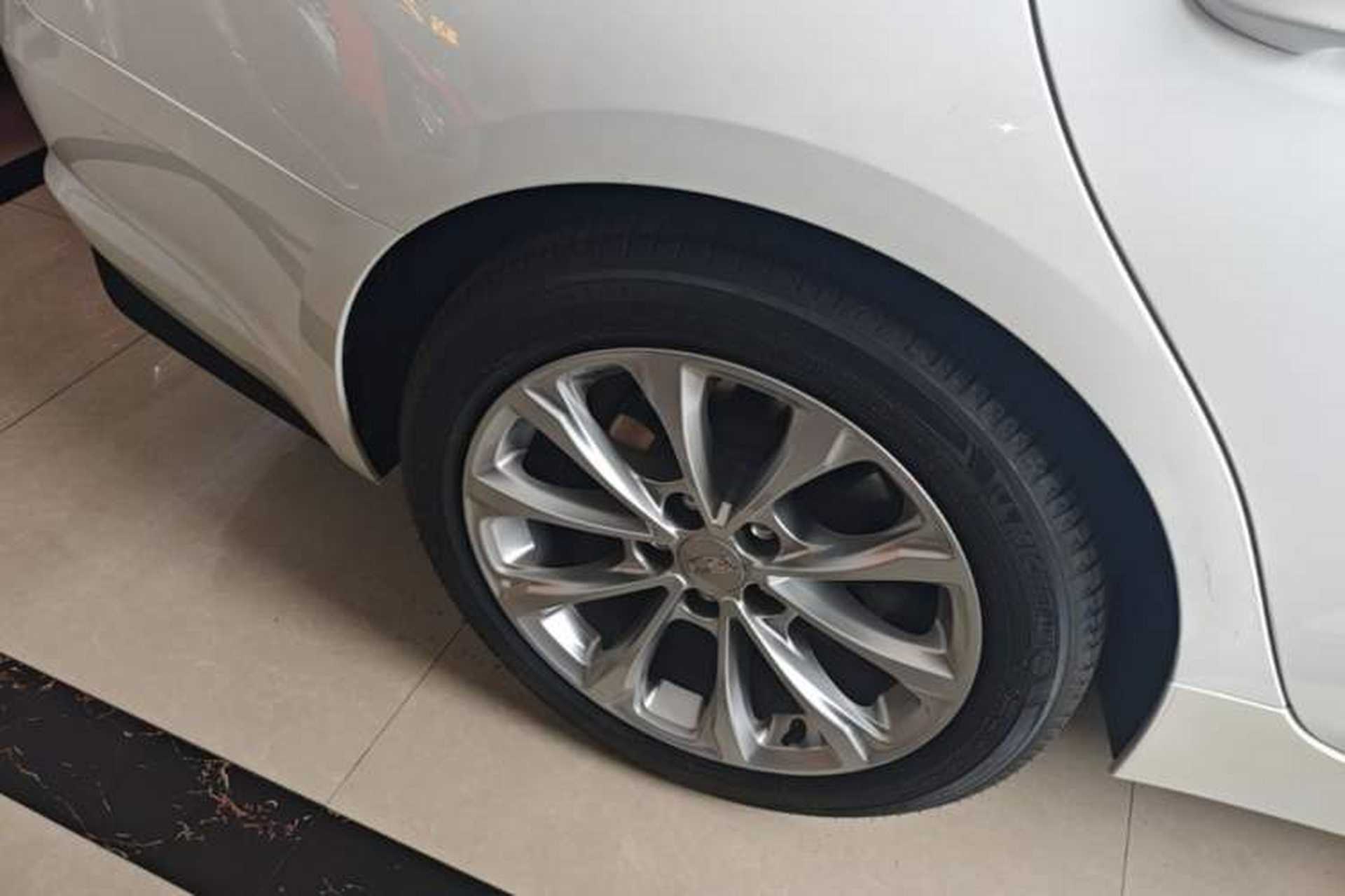 Used Cadillac CT5 2021 Revised 28T Luxury Version Right Rear Wheel Hub