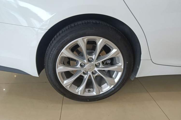 Used Cadillac CT5 2021 28T Luxury Model Right Rear Wheel Hub