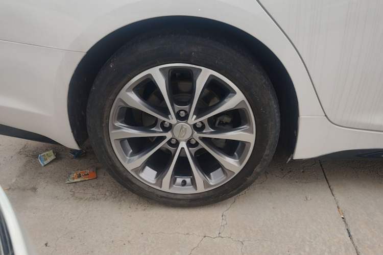Used Cadillac CT5 2021 28T Advanced Sport Model Right Rear Wheel Hub